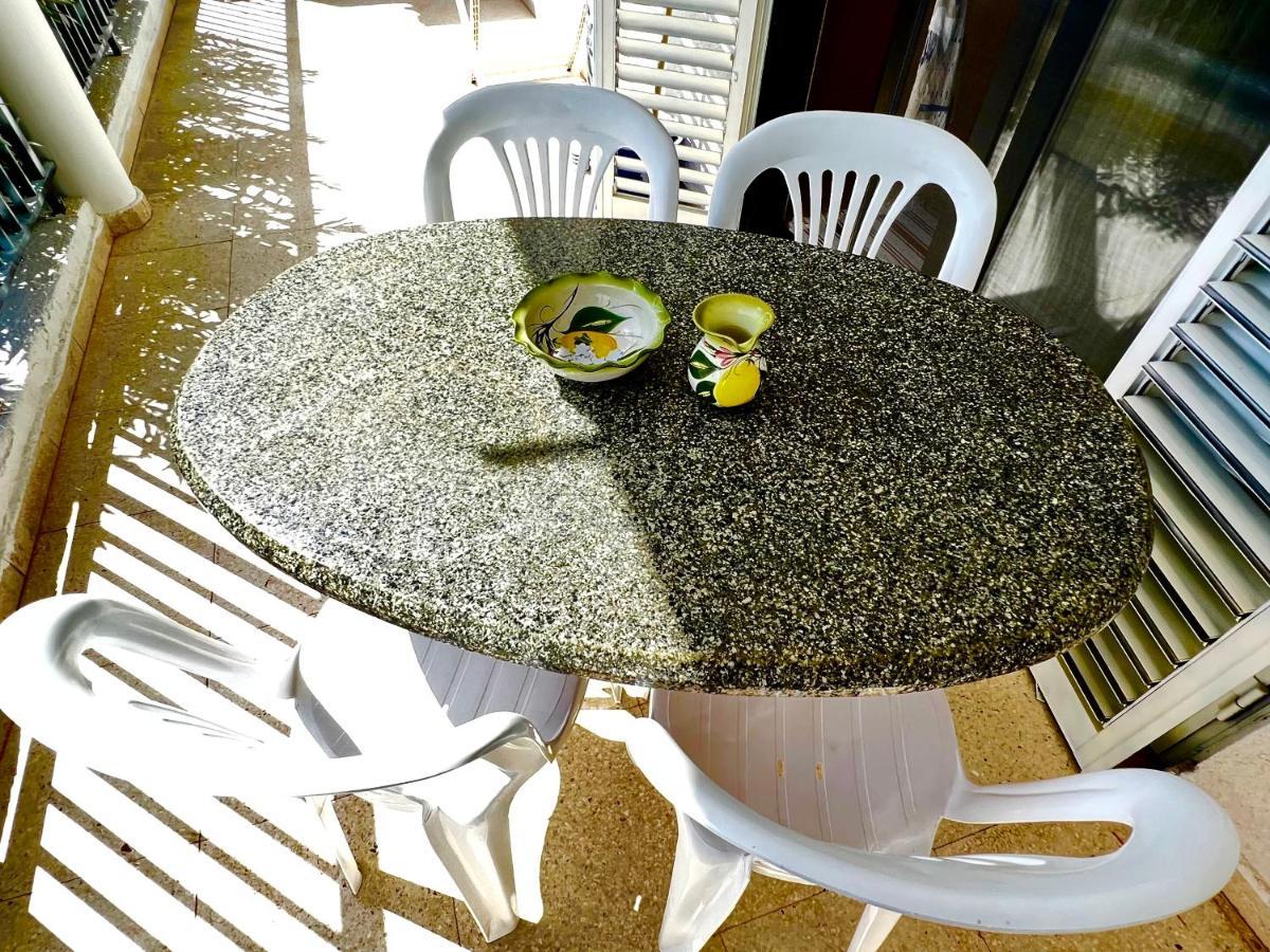 Taniandres Apartments パラリムニ エクステリア 写真